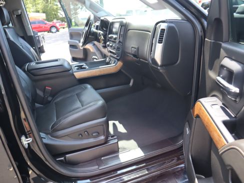 Used 2019 Chevrolet Silverado 3500 LTZ w/ Duramax Plus Package image 13