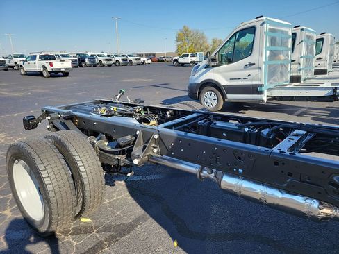 New 2026 Ford F550 4x4 Regular Cab Super Duty image 7