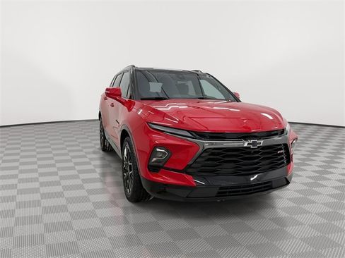 Certified 2023 Chevrolet Blazer RS w/ Driver Confidence II Package image 3