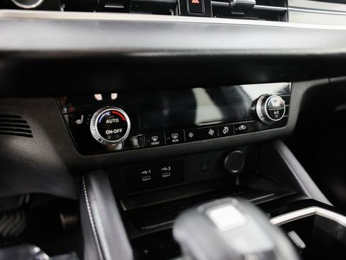 Used 2025 Mitsubishi Outlander SE image 28