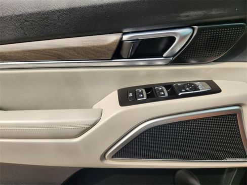 Used 2022 Kia Telluride EX w/ EX Premium Package image 24