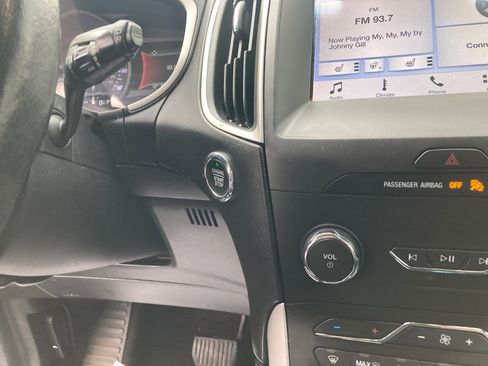 Used 2019 Ford Edge SEL w/ Equipment Group 201A image 24