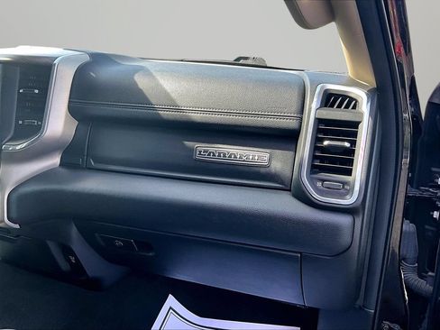 Used 2019 RAM 1500 Laramie AWD/4WD image 18