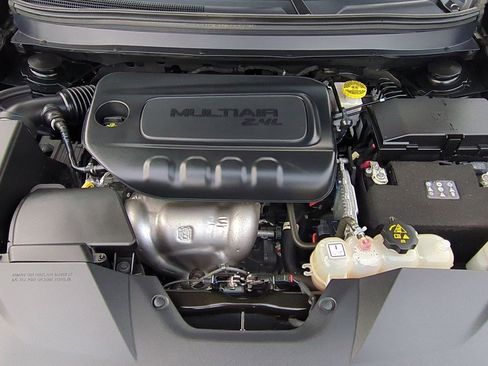 Used 2021 Jeep Cherokee Latitude Plus w/ Security Package image 25