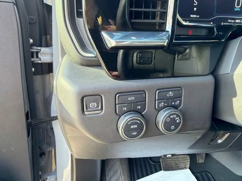Used 2024 Chevrolet Silverado 1500 LT AWD/4WD image 20