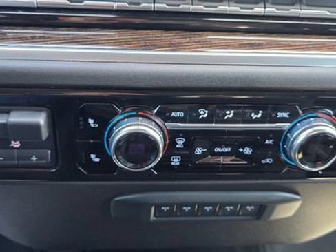 Used 2024 GMC Sierra 2500 SLE w/ SLE Convenience Package AWD/4WD image 21