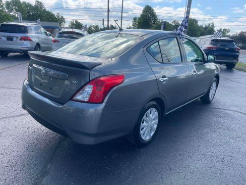 Used 2017 Nissan Versa SV FWD image 4