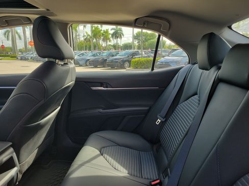 Used 2024 Toyota Camry SE w/ Convenience Package FWD image 13