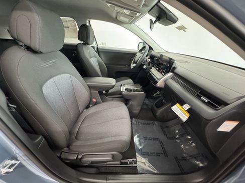 New 2025 Hyundai Ioniq 5 SE image 17