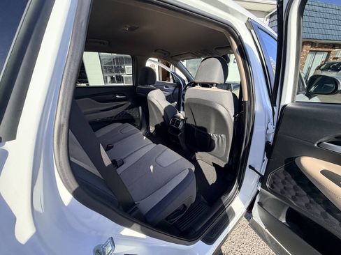 Used 2019 Hyundai Santa Fe SE FWD image 18