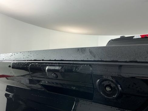 Used 2025 Ford F350 Lariat w/ Black Appearance Package image 9