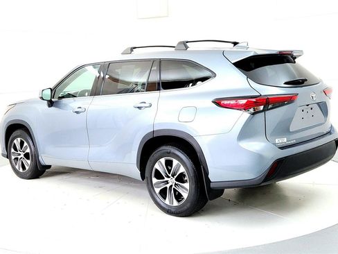 Certified 2020 Toyota Highlander XLE image 4