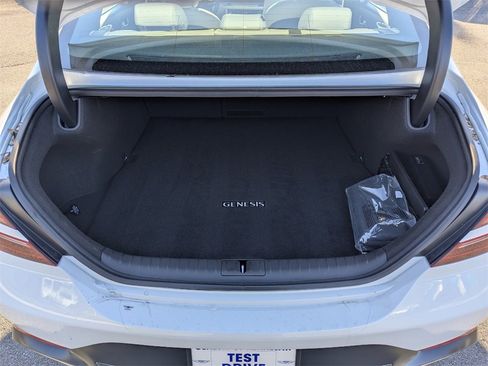 Used 2025 Genesis G70 2.5T image 16