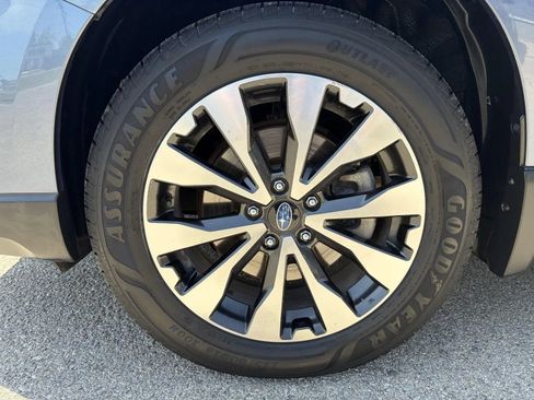 Used 2015 Subaru Outback 2.5i Limited AWD/4WD image 10