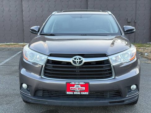 Used 2014 Toyota Highlander XLE AWD/4WD image 2
