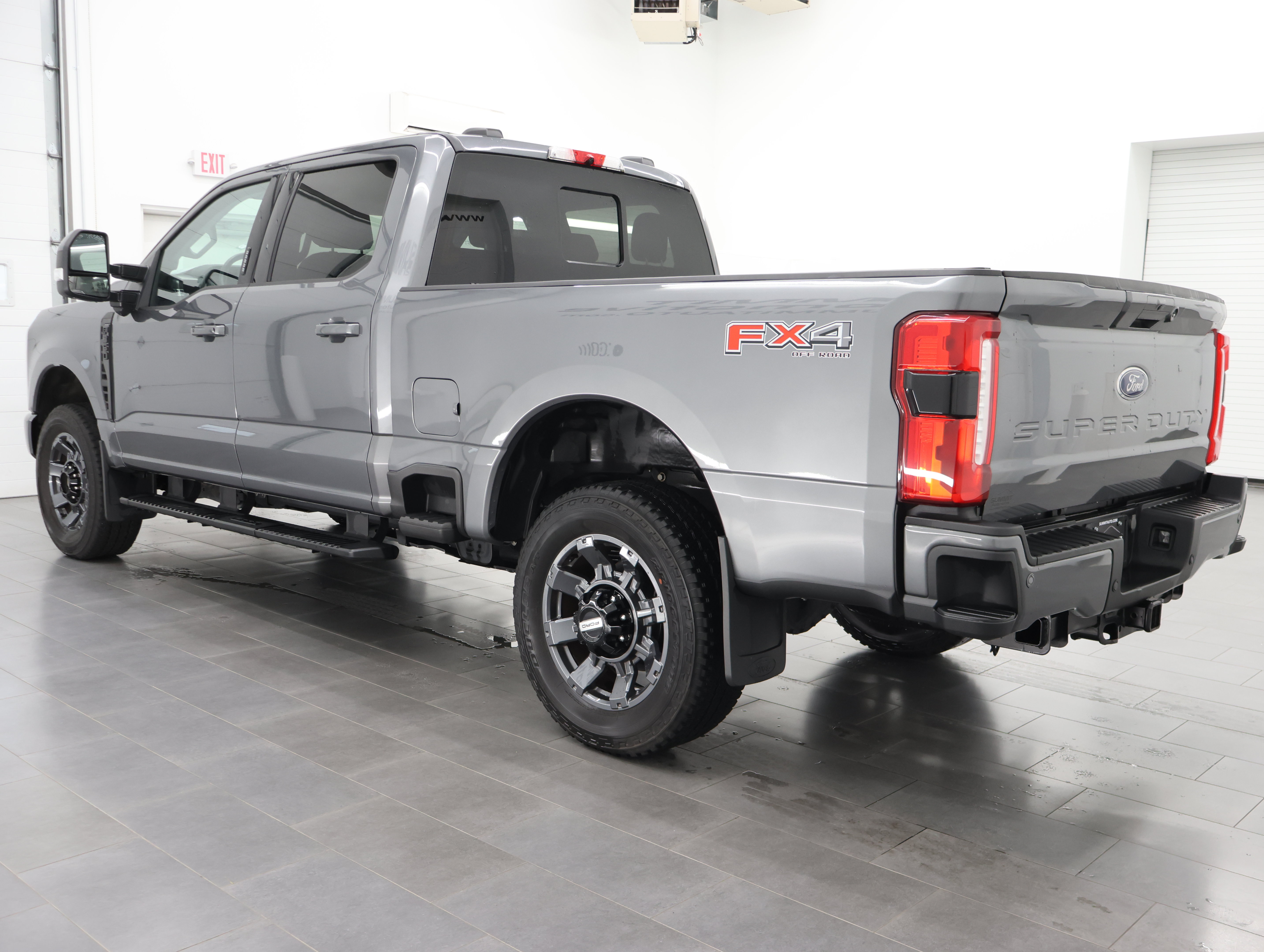 Used 2023 Ford F350 Lariat w/ Sport Appearance Package AWD/4WD image 6