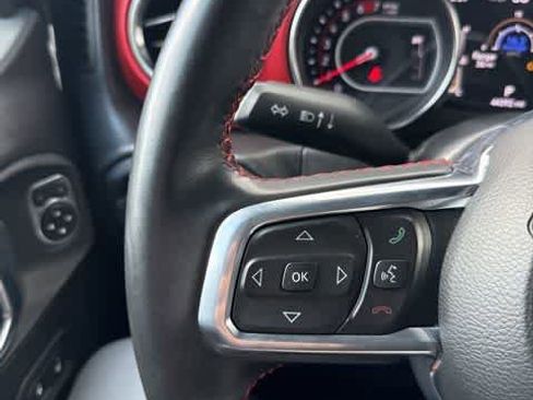 Used 2022 Jeep Wrangler Unlimited Rubicon AWD/4WD image 15