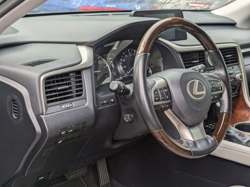 Used 2018 Lexus RX 350L w/ Premium Package image 4