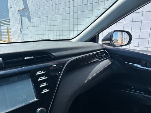 Used 2019 Toyota Camry LE FWD image 13