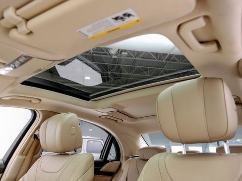 Used 2019 Mercedes-Benz S 560 4MATIC Sedan image 9