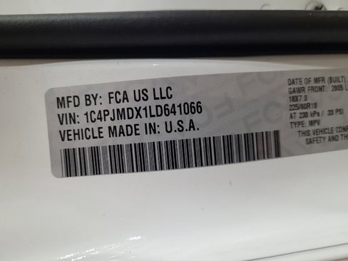 Used 2020 Jeep Cherokee Limited AWD/4WD image 33