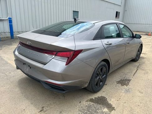 Used 2021 Hyundai Elantra SEL FWD image 6