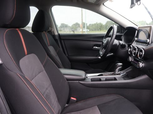 Used 2023 Nissan Sentra SR w/ Electronics Package FWD image 8