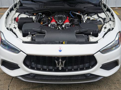 Used 2021 Maserati Ghibli Trofeo image 8