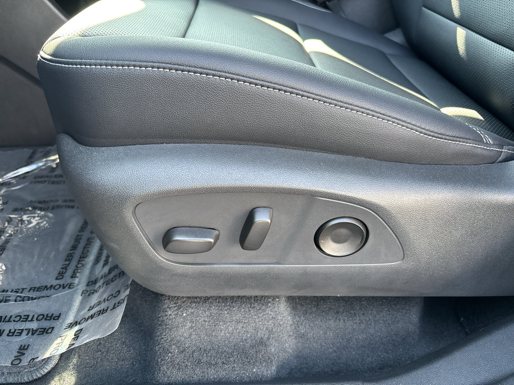 Used 2026 Chevrolet Traverse LT w/ Driver Confidence Package FWD image 14