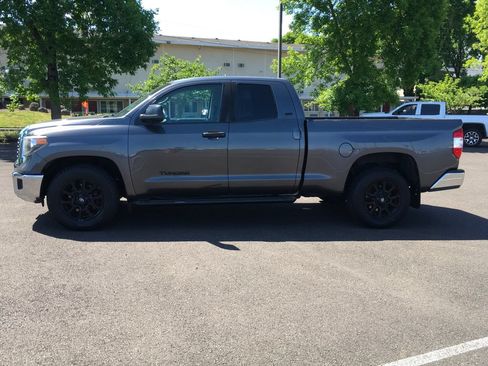 Used 2019 Toyota Tundra SR5 AWD/4WD image 3