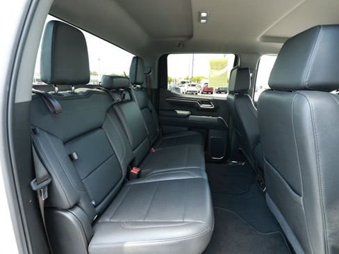 Used 2025 GMC Sierra 1500 SLT RWD image 32