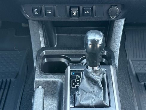 Used 2022 Toyota Tacoma SR5 w/ Technology Package RWD image 26
