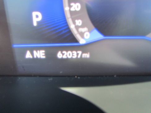 Used 2022 Volkswagen Tiguan SE image 24