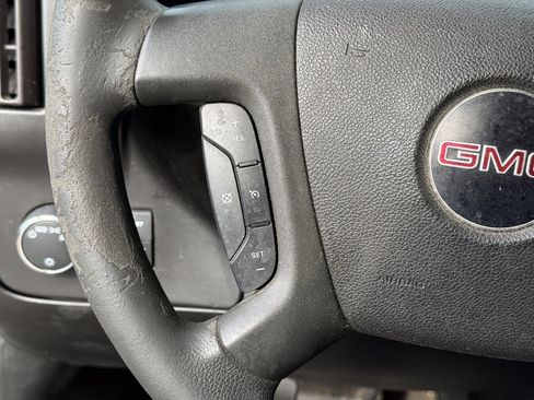 Used 2017 GMC Savana 2500 image 15