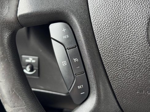 Used 2021 Chevrolet Express 2500 w/ Driver Convenience Package RWD image 33