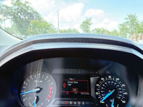 Used 2020 Ford Edge SE image 16