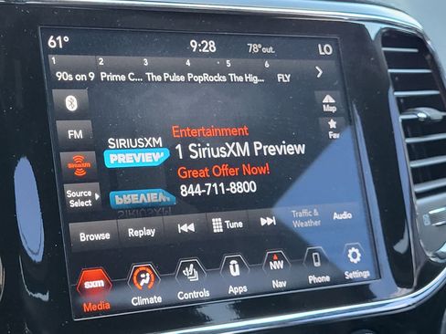 Used 2021 Jeep Grand Cherokee Laredo X AWD/4WD image 19