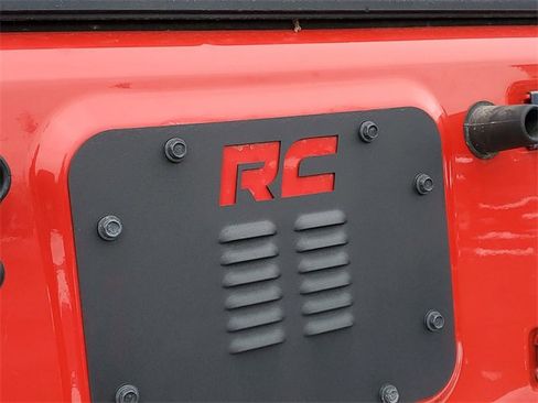 Used 2018 Jeep Wrangler Unlimited Sport image 28