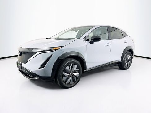 Used 2024 Nissan Ariya AWD image 3