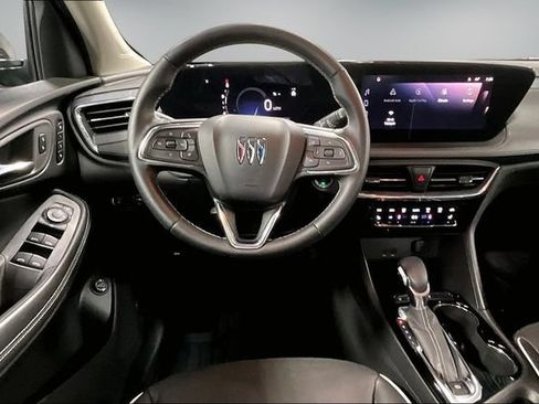 Used 2025 Buick Encore GX Avenir w/ Avenir Convenience Package AWD/4WD image 9