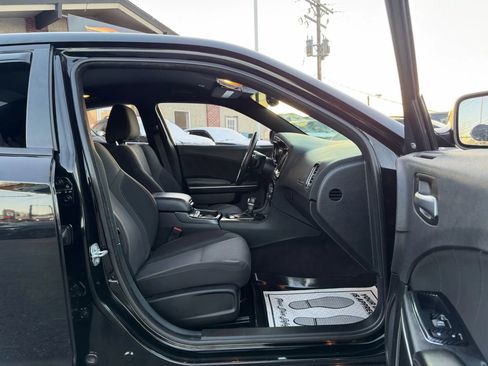 Used 2017 Dodge Charger R/T image 18