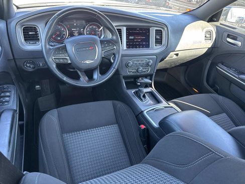 Used 2023 Dodge Charger SXT image 2