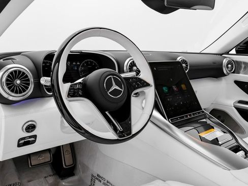 Used 2026 Mercedes-Benz Maybach SL 680 image 8