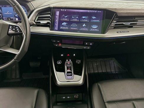 Used 2024 Audi Q4 e-tron Premium Plus w/ Premium Plus image 11