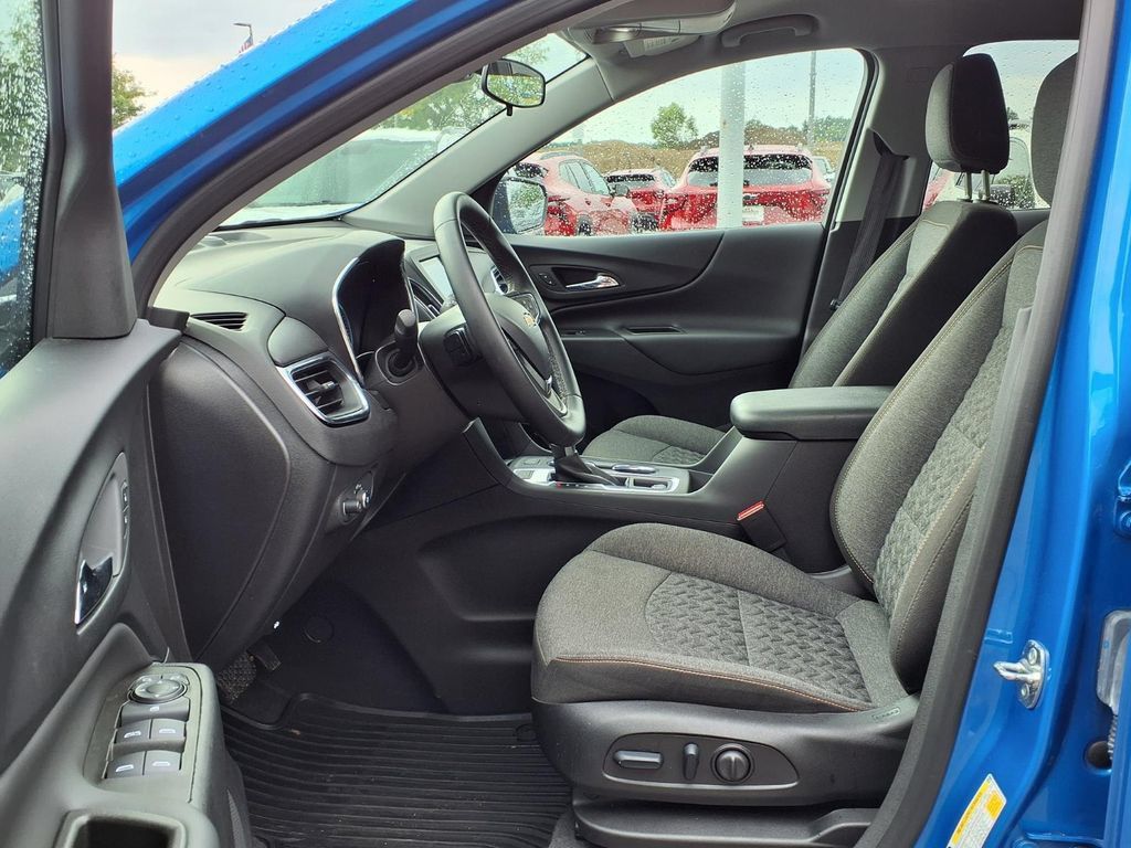 Used 2024 Chevrolet Equinox LT AWD/4WD image 19