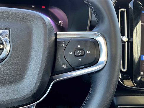 Used 2023 Volvo C40 P8 Recharge Ultimate image 22