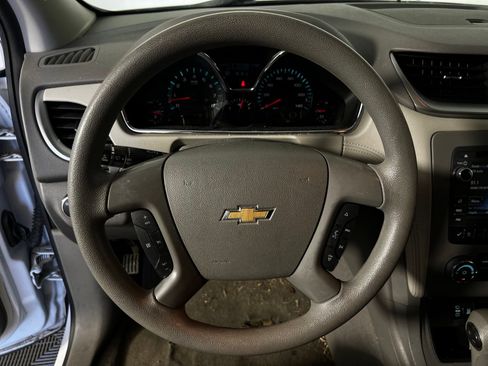 Used 2017 Chevrolet Traverse LS FWD image 9
