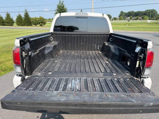 Used 2020 Toyota Tacoma TRD Sport w/ Technology Package AWD/4WD image 25