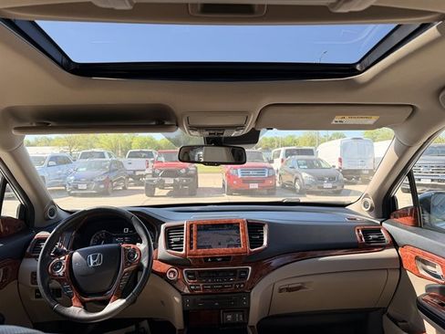 Used 2018 Honda Pilot Elite image 16