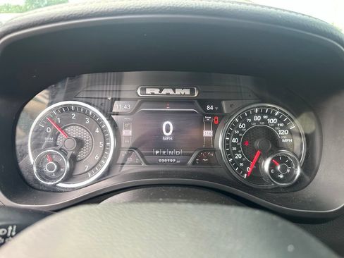 Used 2023 RAM 1500 Laramie AWD/4WD image 16